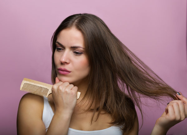 Perdita di capelli dopo il parto