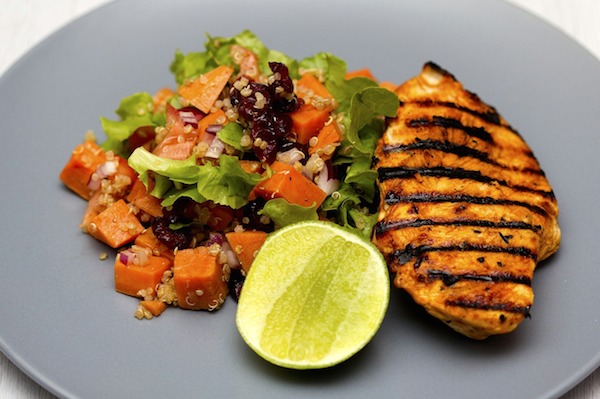 Pranzo sano per bambini pollo grigliato quinoa
