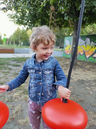 „Le cose belle succedono davvero ogni giorno,” i genitori di due bambini con autismo sono felici per i progressi compiuti