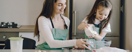 4 motivi per cui I bambini dovrebbero aiutarvi in cucina