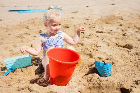 Niente noia in spiaggia: 12 attività offline per tutta la famiglia