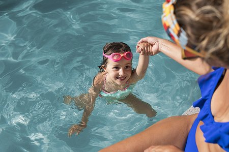 Corsi di nuoto per bambini: 7 semplici consigli per insegnare ai bambini a nuotare